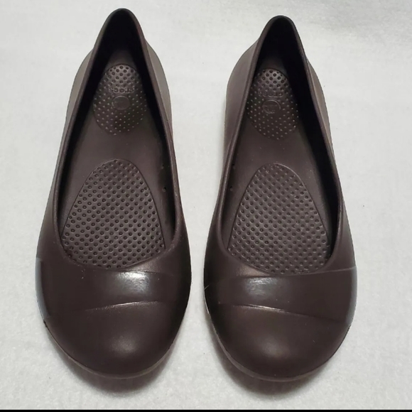 🆕Crocs | Gianna Flats in Brown Womens Size 8 Slip On Shoes Comfort Rubber Shoes - Picture 5 of 8